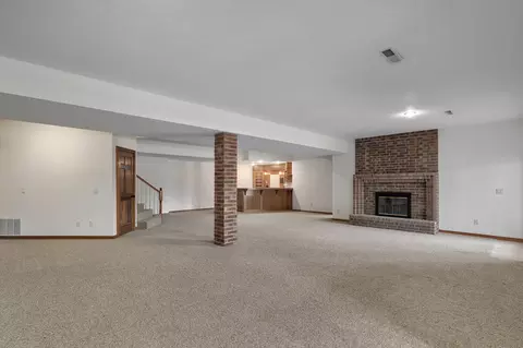 Living - 4931 S Glenhaven Ave, Springfield, MO 65804 photo 6 of 7