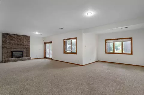 Living - 4931 S Glenhaven Ave, Springfield, MO 65804 photo 5 of 7