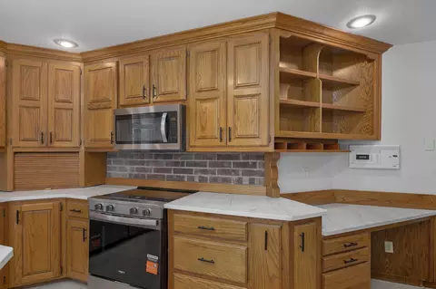 Kitchen - 4931 S Glenhaven Ave, Springfield, MO 65804 photo 2 of 6