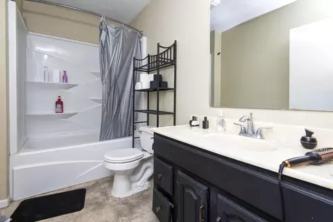 Bath - 196 Walker Rd, Branson, MO 65616 photo 1 of 2