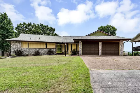 10 Hillcrest Dr, Kimberling City, MO 65686