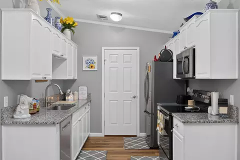 Kitchen - 540 Van Buren Rd #2, Branson, MO 65616 photo 1 of 4