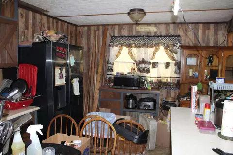 Kitchen - 185 Lakeview Dr, Forsyth, MO 65653 photo 4 of 6