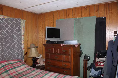 Bedroom - 185 Lakeview Dr, Forsyth, MO 65653 photo 2 of 2