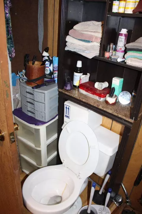 Bath - 185 Lakeview Dr, Forsyth, MO 65653 photo 4 of 4