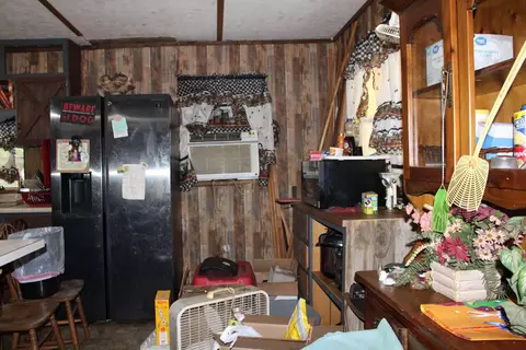 Kitchen - 185 Lakeview Dr, Forsyth, MO 65653 photo 2 of 6