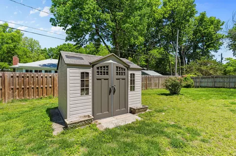 Exterior - 2249 E Cragmont St, Springfield, MO 65804 photo 5 of 6