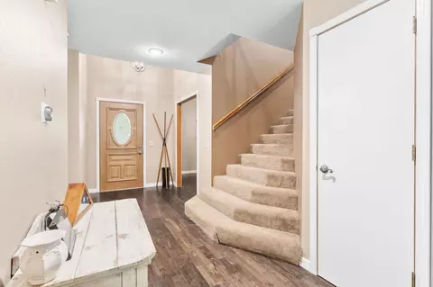 Entry Way - 2249 E Cragmont St, Springfield, MO 65804 photo 2 of 3