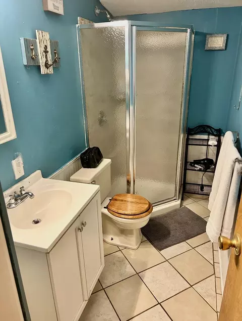 Bath - 67 Mimosa Ln, Branson, MO 65616 photo 1 of 3