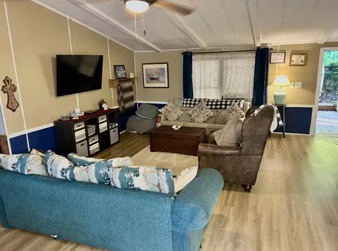 Living - 67 Mimosa Ln, Branson, MO 65616 photo 2 of 4