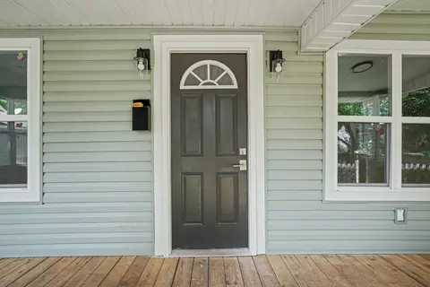 Exterior - 1113 W Lynn St, Springfield, MO 65802 photo 2 of 5