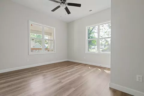 Living - 1113 W Lynn St, Springfield, MO 65802 photo 4 of 6