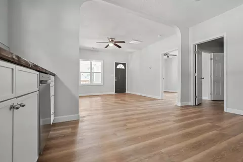 Entry Way - 1113 W Lynn St, Springfield, MO 65802 photo 1 of 8
