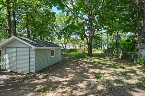Exterior - 1113 W Lynn St, Springfield, MO 65802 photo 4 of 5