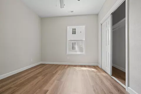 Bedroom - 1113 W Lynn St, Springfield, MO 65802 photo 3 of 5