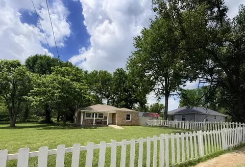 617 N Hillcrest Ave, Springfield, MO 65802 photo 1