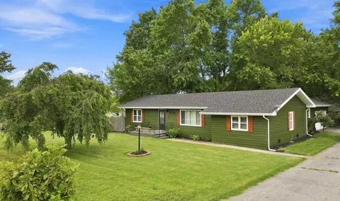 Exterior - 105 E Meadowbrook Ave, Clever, MO 65631 photo 13 of 17