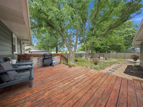 Exterior - 105 E Meadowbrook Ave, Clever, MO 65631 photo 3 of 17