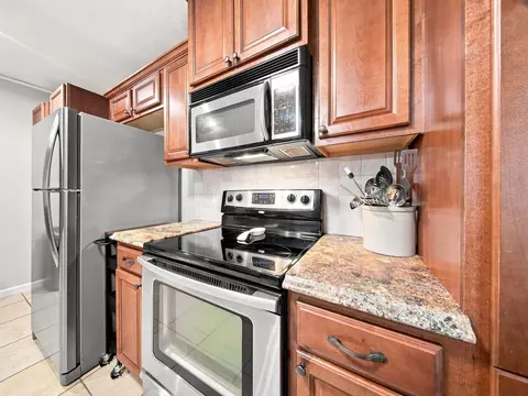 Kitchen - 105 E Meadowbrook Ave, Clever, MO 65631 photo 2 of 4