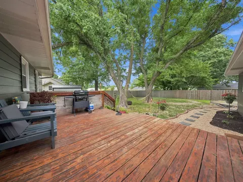 Exterior - 105 E Meadowbrook Ave, Clever, MO 65631 photo 2 of 17