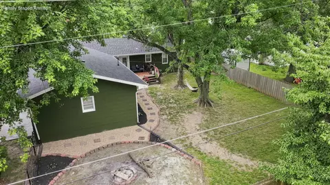 Exterior - 105 E Meadowbrook Ave, Clever, MO 65631 photo 10 of 17