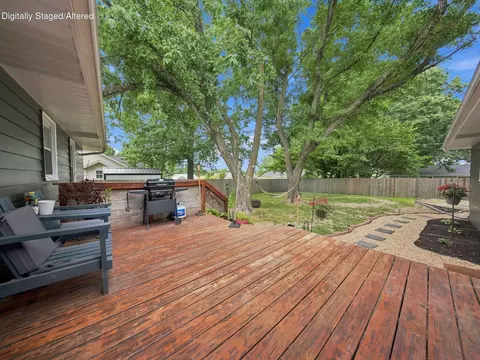 Exterior - 105 E Meadowbrook Ave, Clever, MO 65631 photo 2 of 17