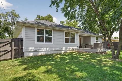 Exterior - 2924 E Portland St, Springfield, MO 65804 photo 10 of 12