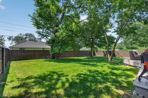 Exterior - 2924 E Portland St, Springfield, MO 65804 photo 6 of 12