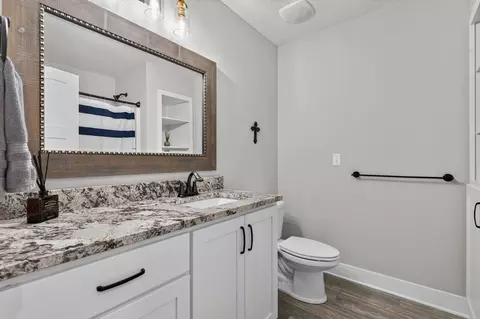Bath - 2924 E Portland St, Springfield, MO 65804 photo 3 of 4