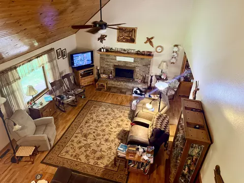 Living - 34 E Dade 86, Greenfield, MO 65661 photo 2 of 3