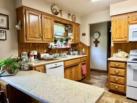 Kitchen - 34 E Dade 86, Greenfield, MO 65661 photo 1 of 5