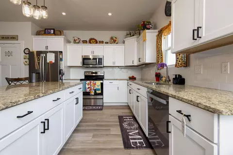 Kitchen - 199 Rockridge Rd, Branson, MO 65616 photo 2 of 3