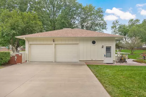 573 E Miller Rd, Republic, MO 65738 photo 4