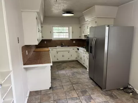 Kitchen - 2239 S Pickwick Ave, Springfield, MO 65804 photo 1 of 2