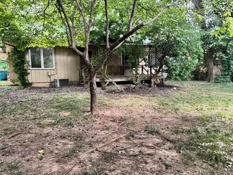 Exterior - 2239 S Pickwick Ave, Springfield, MO 65804 photo 5 of 6