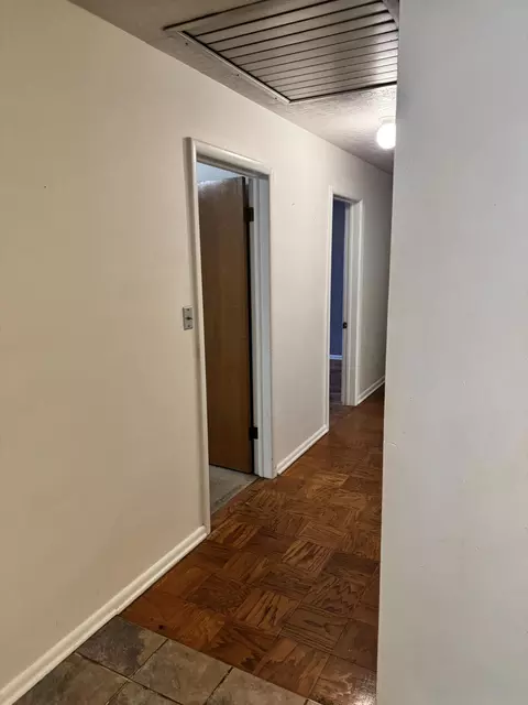 Entry Way - 2239 S Pickwick Ave, Springfield, MO 65804 photo 2 of 3