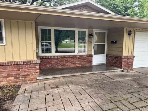 Exterior - 2239 S Pickwick Ave, Springfield, MO 65804 photo 3 of 6