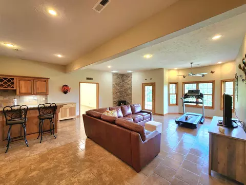 Living - 231 Kingsgate Rd, Lampe, MO 65681 photo 10 of 10