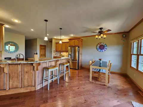 Kitchen - 231 Kingsgate Rd, Lampe, MO 65681 photo 9 of 12