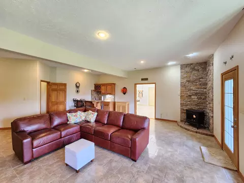 Living - 231 Kingsgate Rd, Lampe, MO 65681 photo 8 of 10
