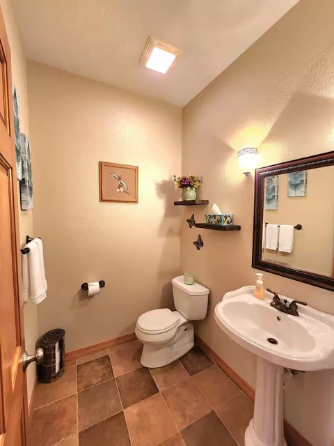 Bath - 231 Kingsgate Rd, Lampe, MO 65681 photo 1 of 11