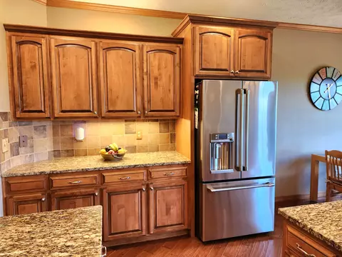 Kitchen - 231 Kingsgate Rd, Lampe, MO 65681 photo 7 of 12