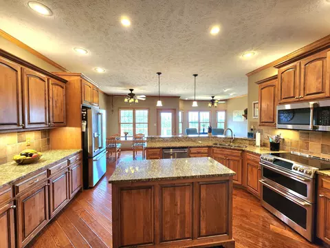 Kitchen - 231 Kingsgate Rd, Lampe, MO 65681 photo 1 of 12