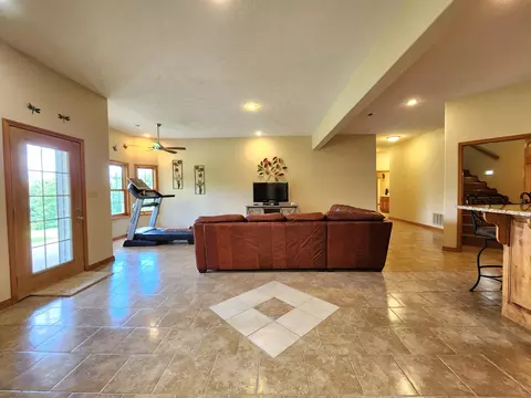 Living - 231 Kingsgate Rd, Lampe, MO 65681 photo 9 of 10
