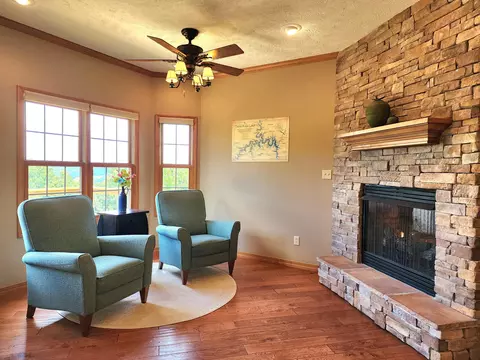 Living - 231 Kingsgate Rd, Lampe, MO 65681 photo 5 of 10