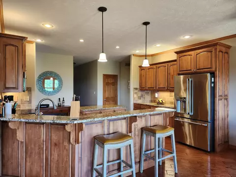 Kitchen - 231 Kingsgate Rd, Lampe, MO 65681 photo 8 of 12