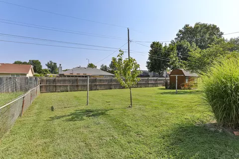 Exterior - 919 W Morningside St, Springfield, MO 65807 photo 9 of 9