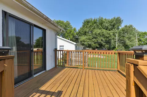 Exterior - 919 W Morningside St, Springfield, MO 65807 photo 6 of 9