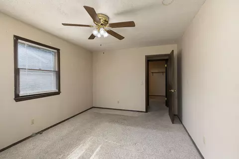 Bedroom - 919 W Morningside St, Springfield, MO 65807 photo 4 of 6