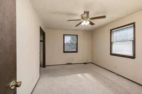 Bedroom - 919 W Morningside St, Springfield, MO 65807 photo 3 of 6